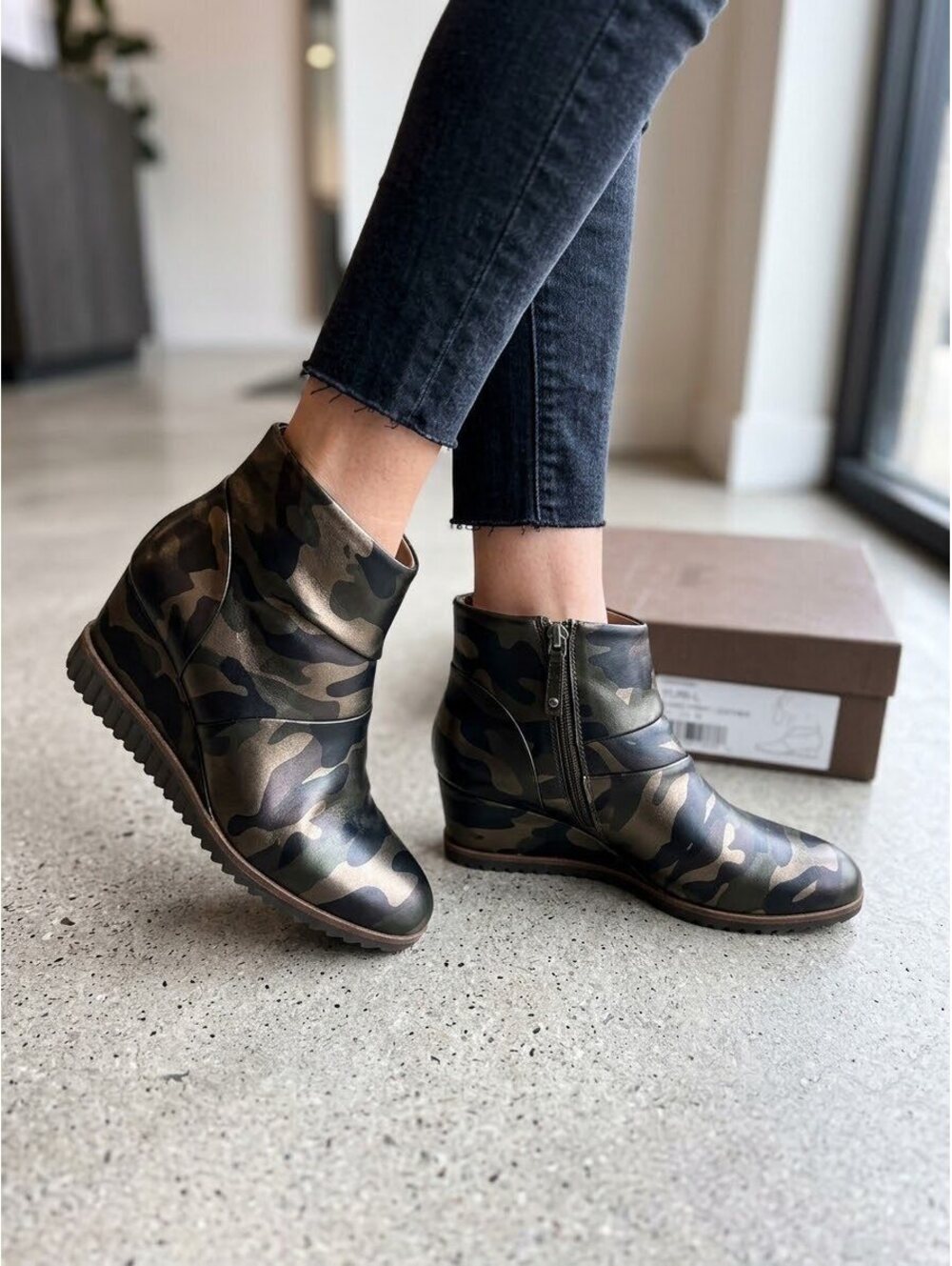 Paolo Women's Camouflage Ankle Wedge Boots Size 7.5 M
